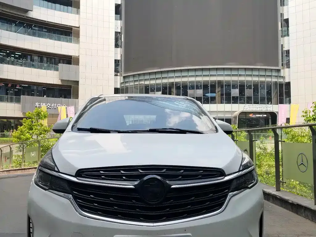 Buick GL8 2021 из CN, фото 9