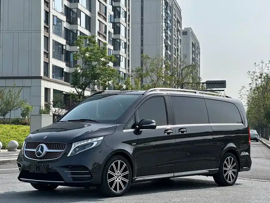 Mercedes-Benz V-Class — фото 1