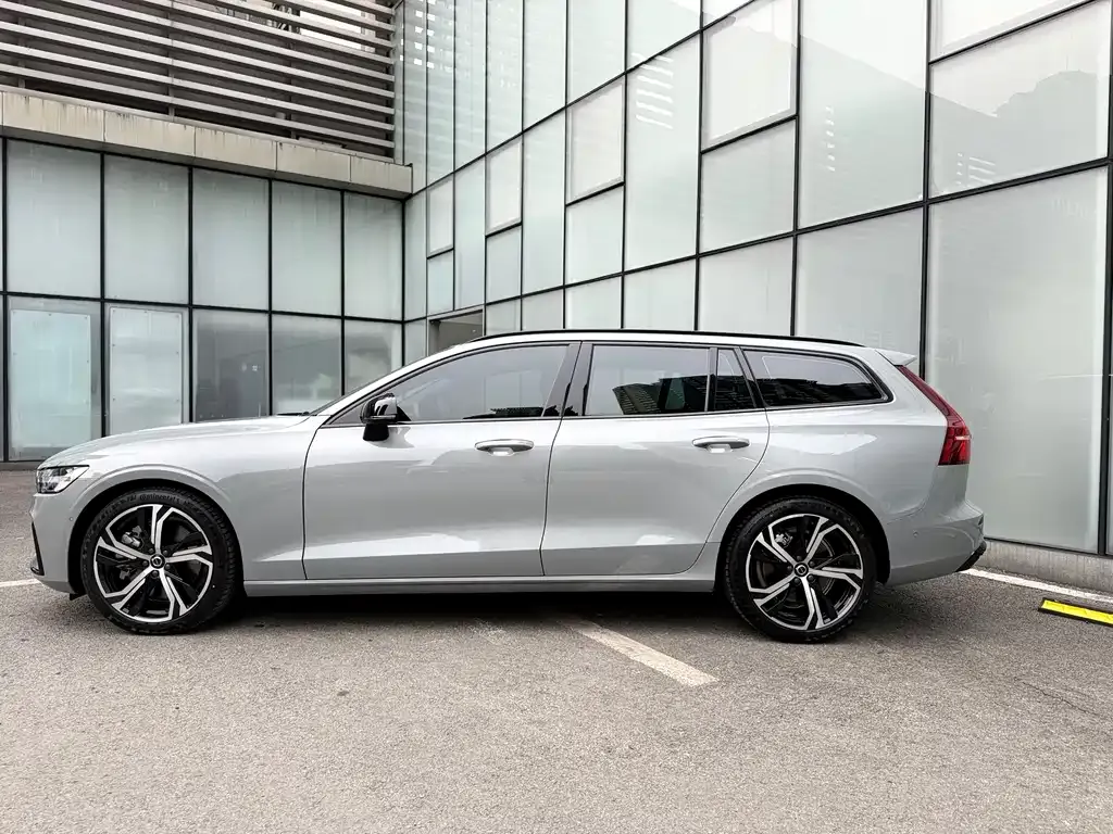 Volvo V60 — фото 2