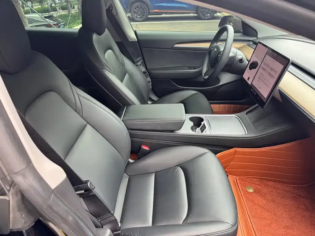 Tesla Model 3 — фото 3