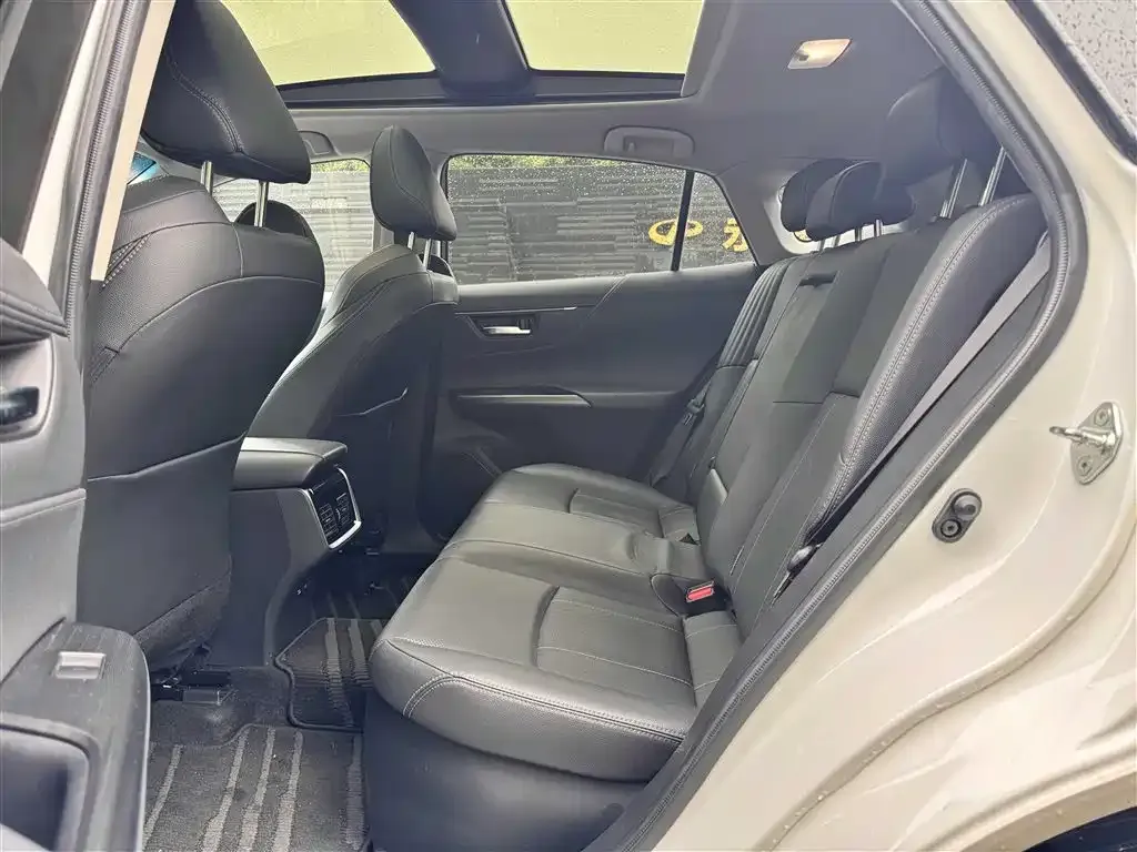 Toyota Harrier — фото 3
