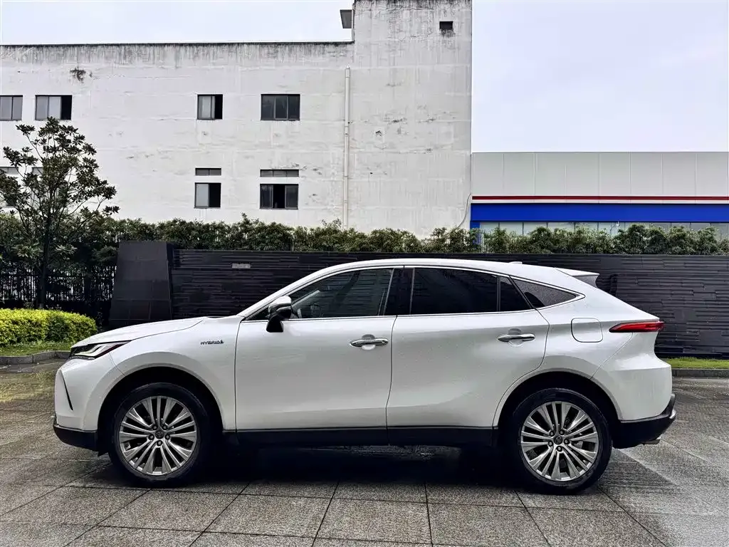 Toyota Harrier — фото 4