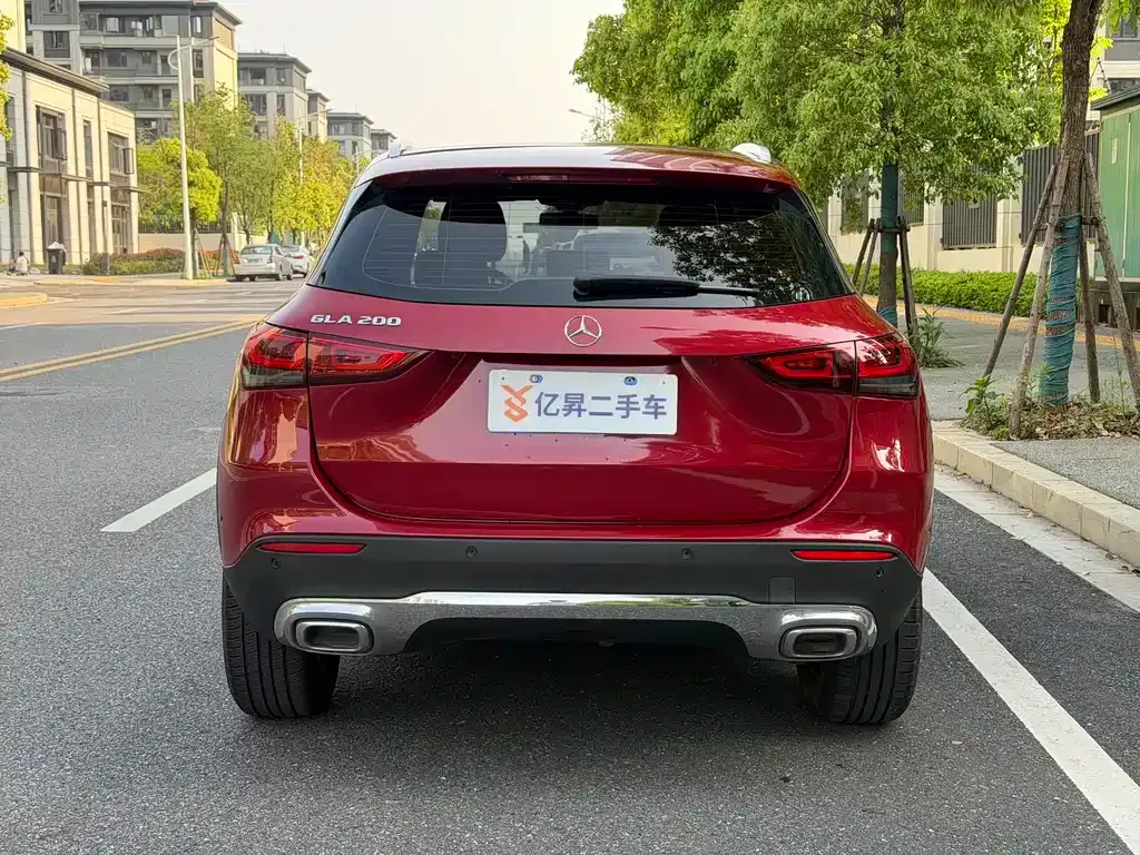 Mercedes-Benz GLA — фото 8