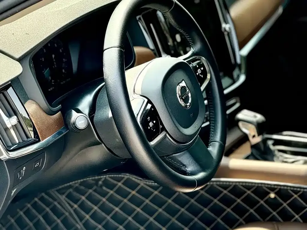 Volvo S90 — фото 10