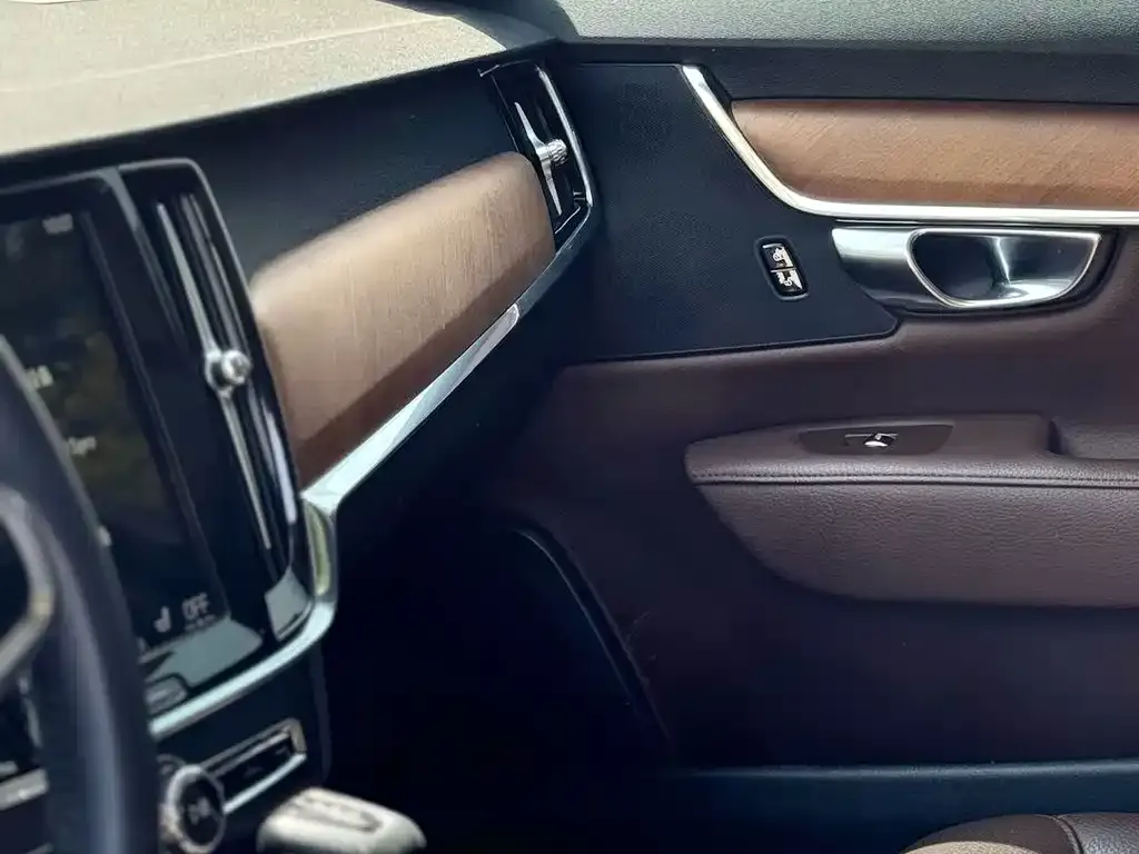 Volvo S90 — фото 6