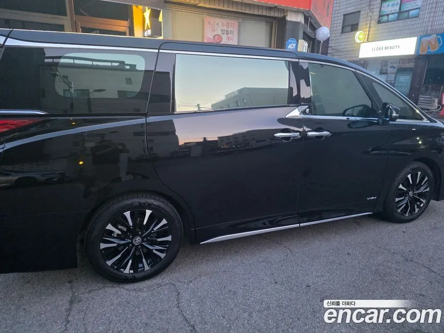 Toyota Alphard — фото 8