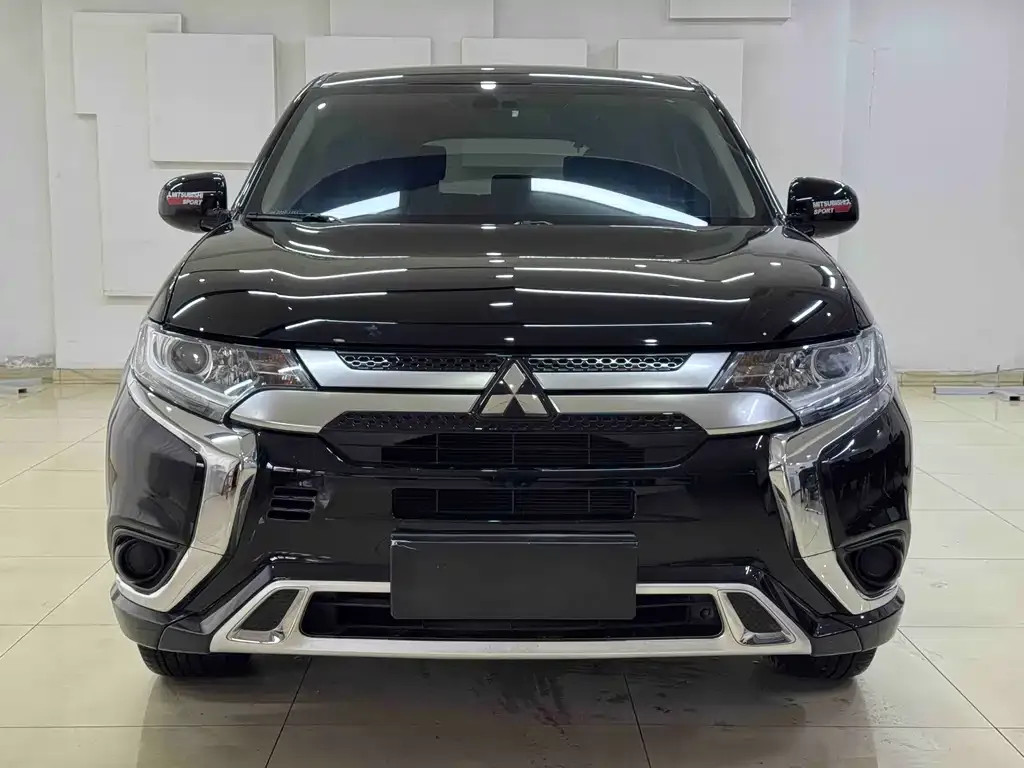 Mitsubishi Outlander — фото 2