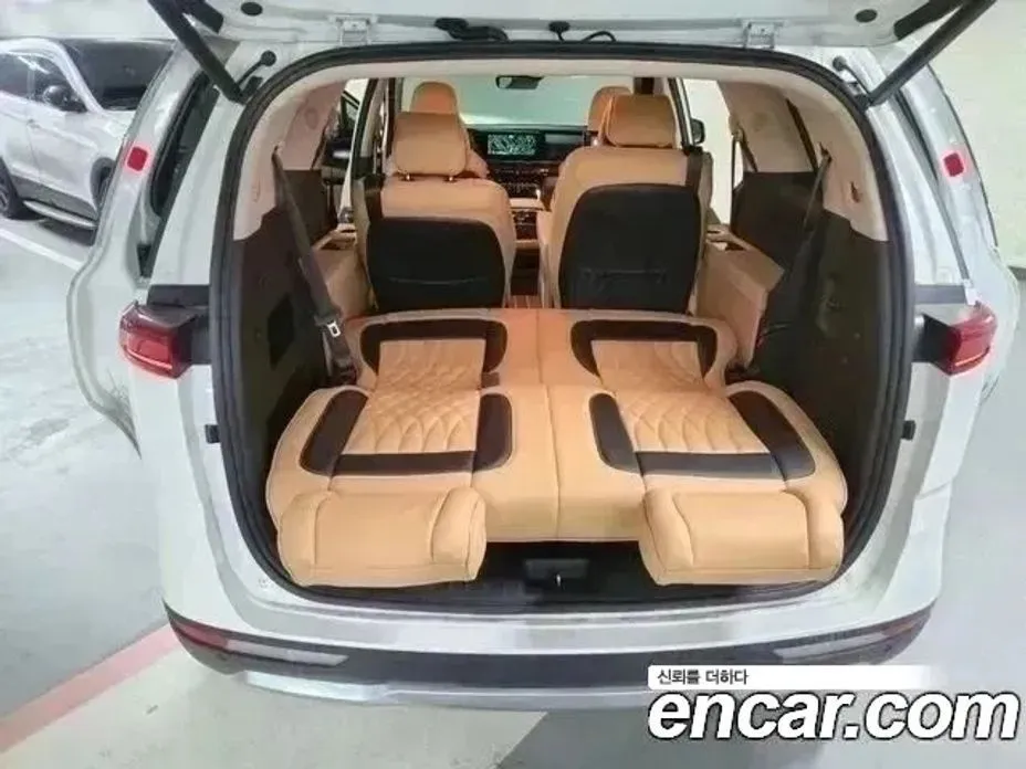 Kia Carnival — фото 7
