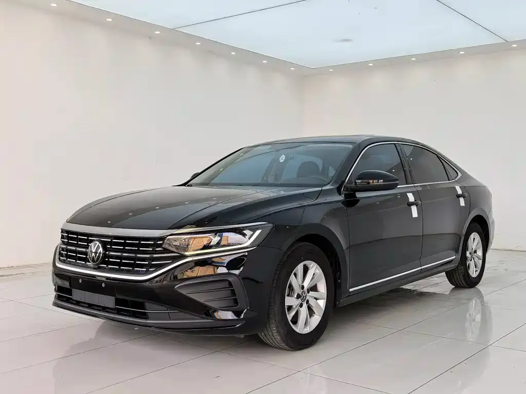 Volkswagen Passat — фото 1