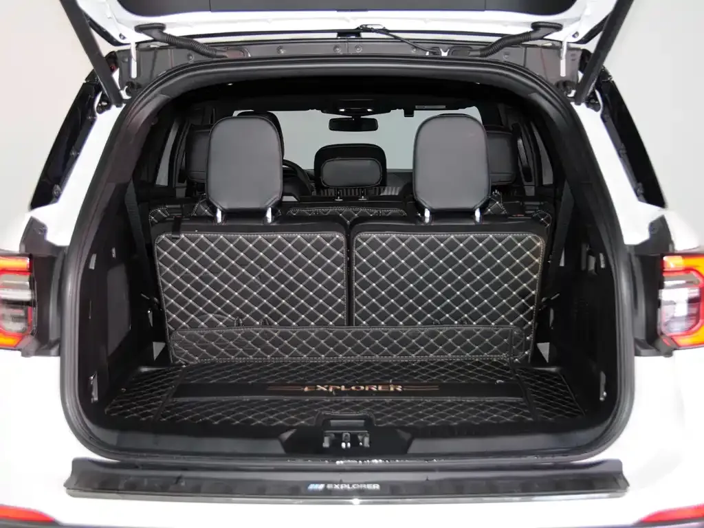 Ford Explorer 2023 из CN, фото 7