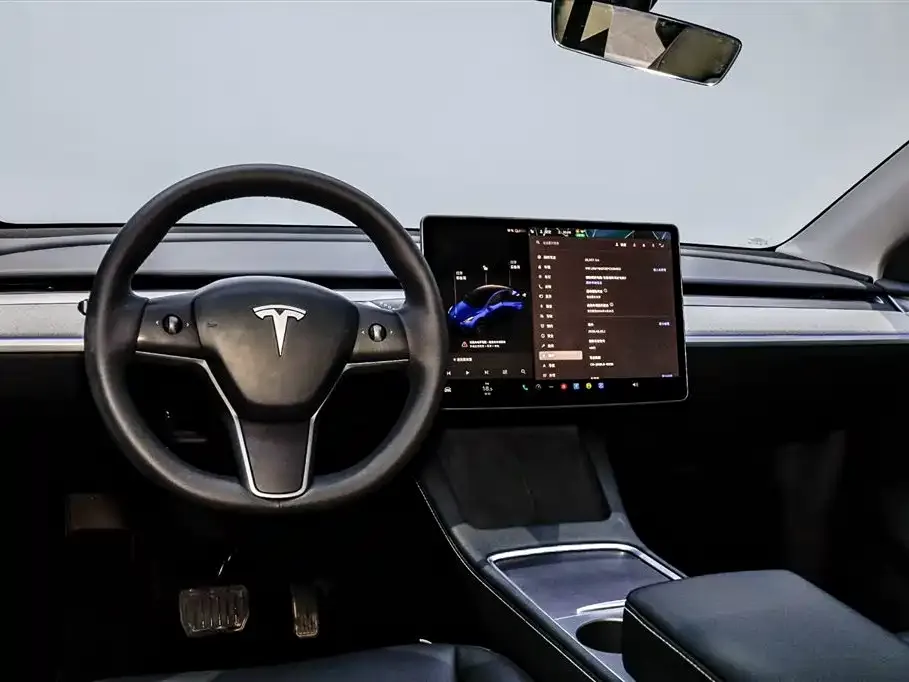Tesla Model Y — фото 7