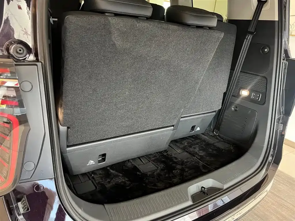 Hongqi HQ9 PHEV 2024 из CN, фото 10