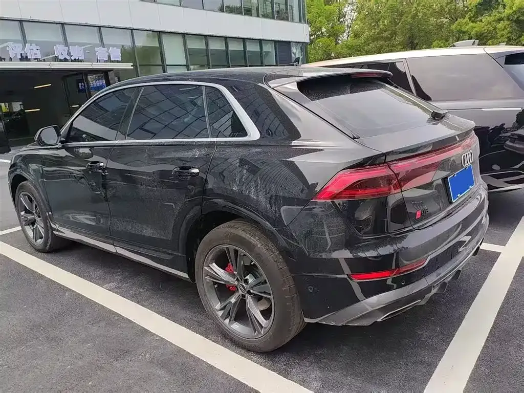 Audi Q8 — фото 7