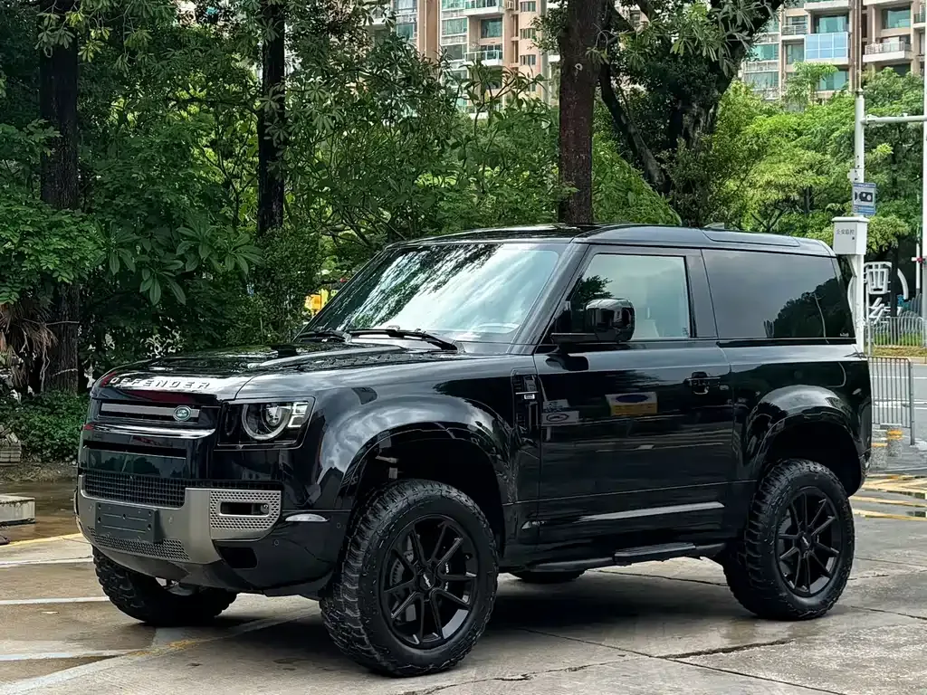 Land Rover Defender — фото 1