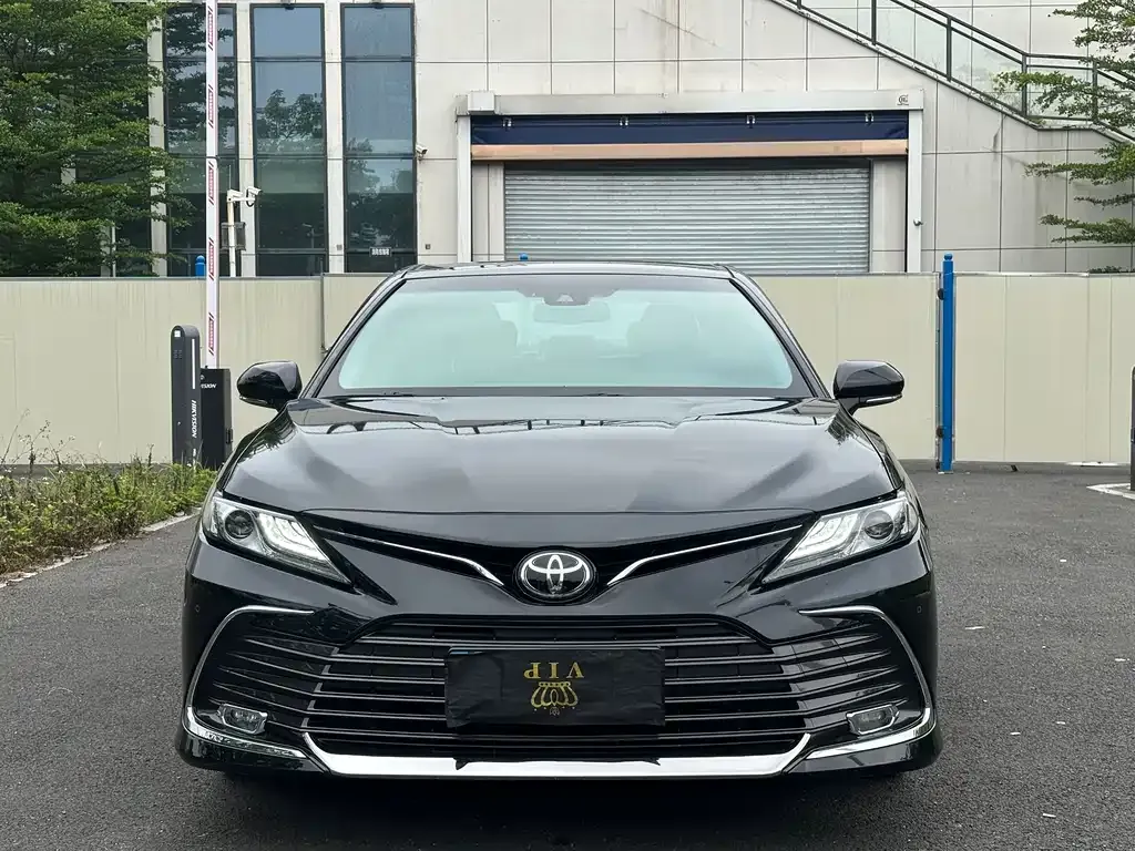 Toyota Camry — фото 4