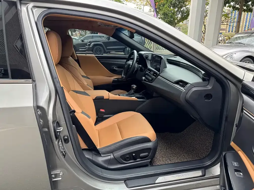 Lexus ES 2023 из CN, фото 8