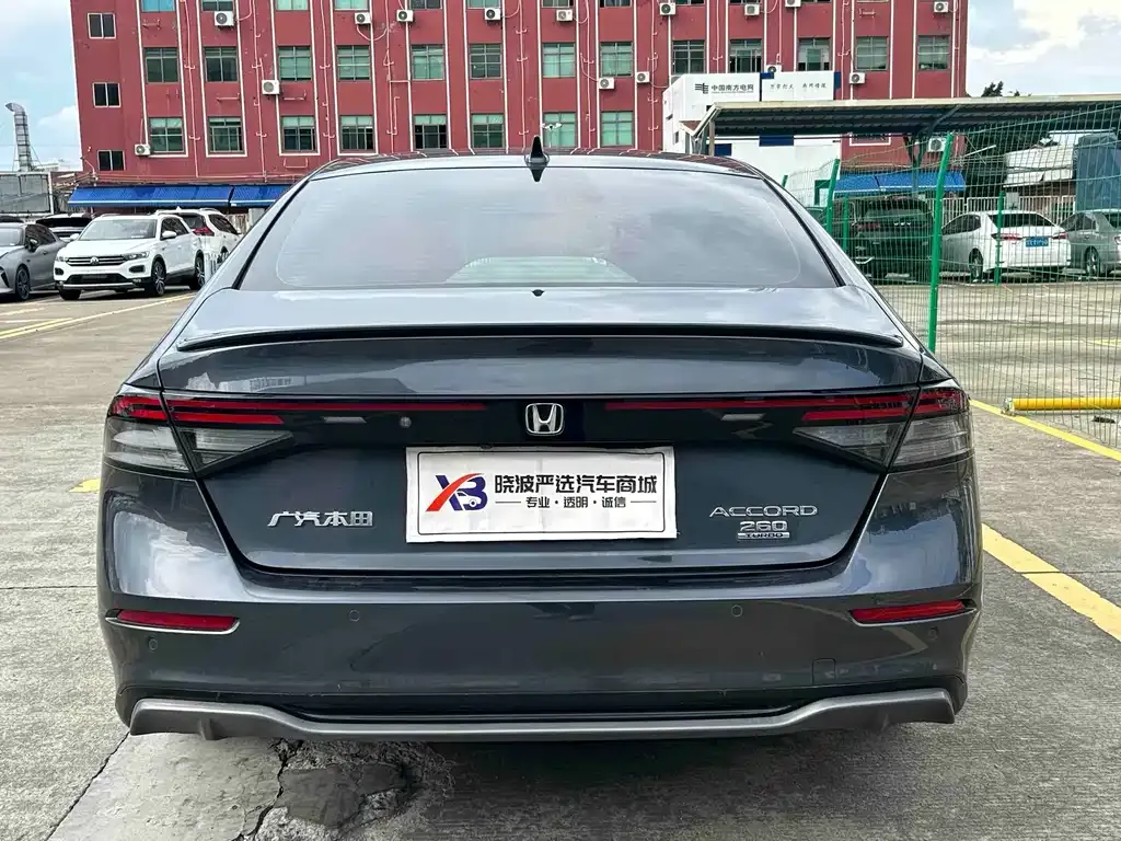 Honda Accord — фото 9