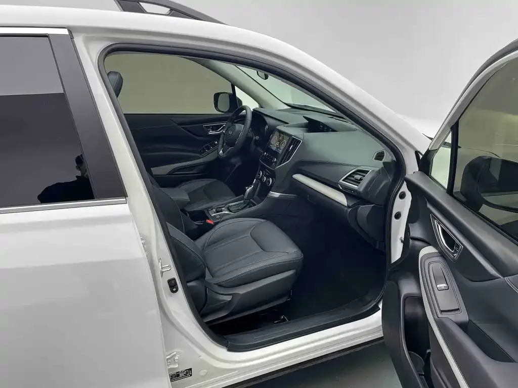 Subaru Forester — фото 7
