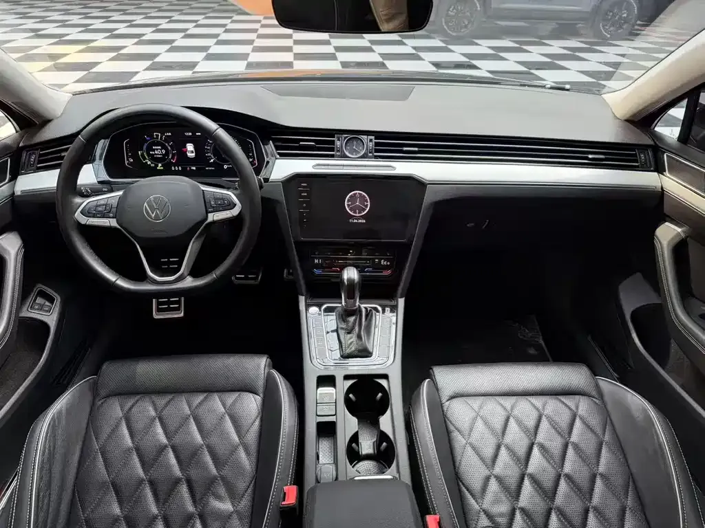 Volkswagen Magotan GTE PHEV 2023 из CN, фото 5
