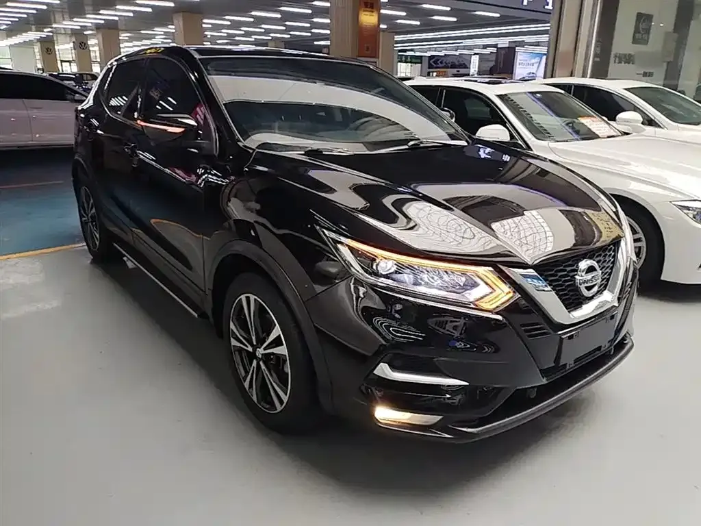 Nissan Qashqai — фото 9