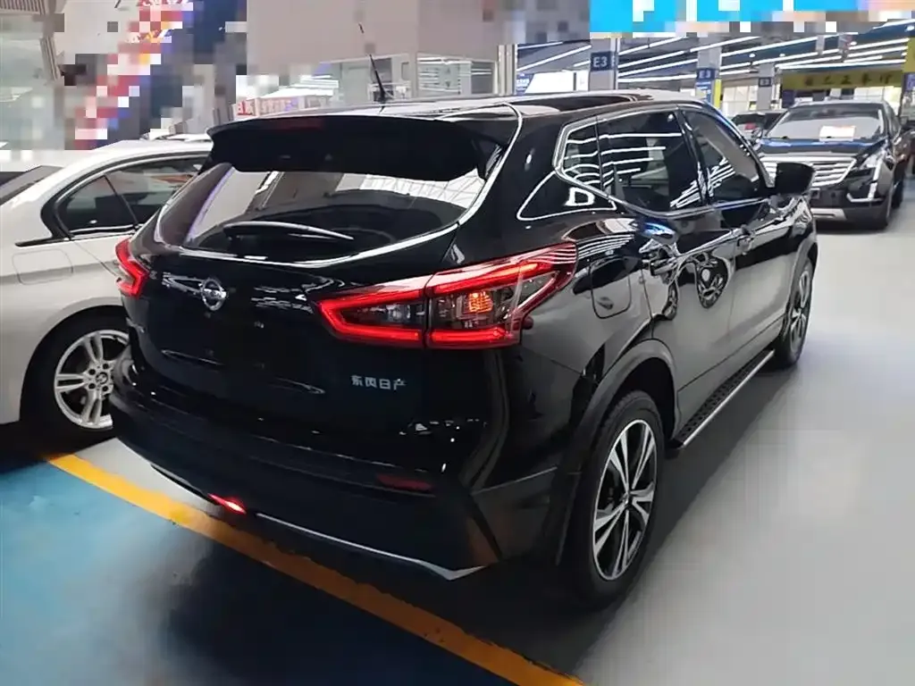 Nissan Qashqai — фото 4