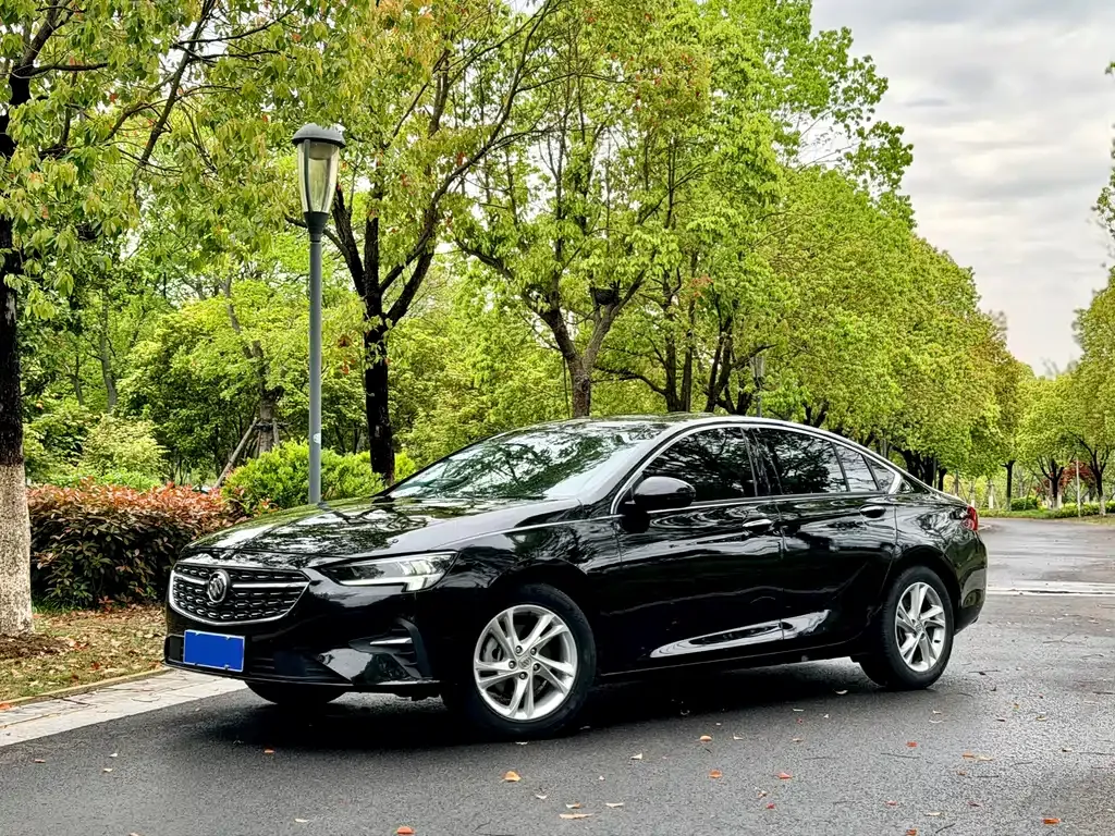 Buick Regal — фото 1