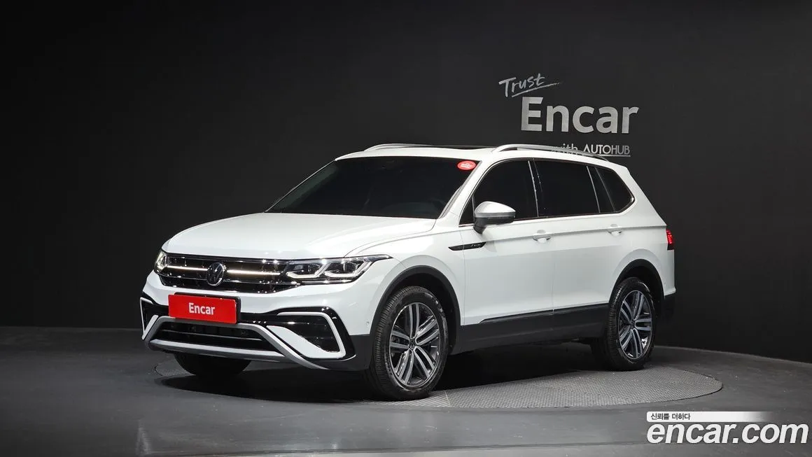 Volkswagen Tiguan 2.0 TSI Prestige 1
