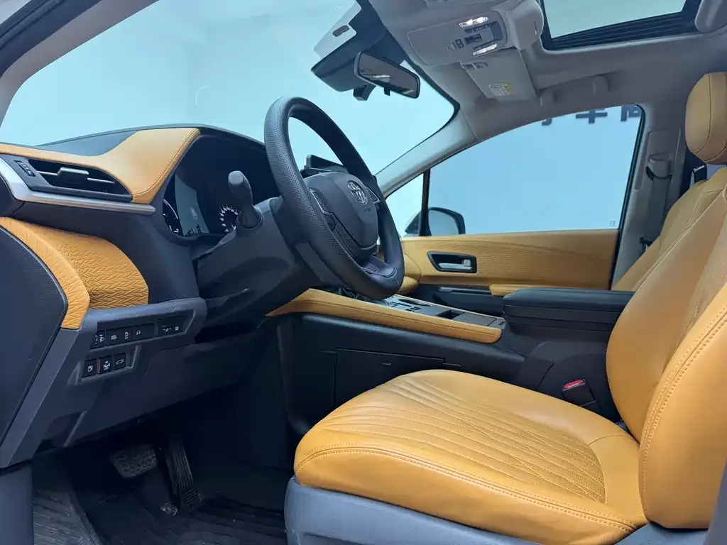 Toyota Granvia — фото 9