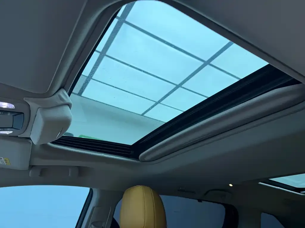 Toyota Granvia — фото 6