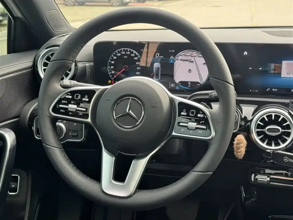 Mercedes-Benz A-Class — фото 10