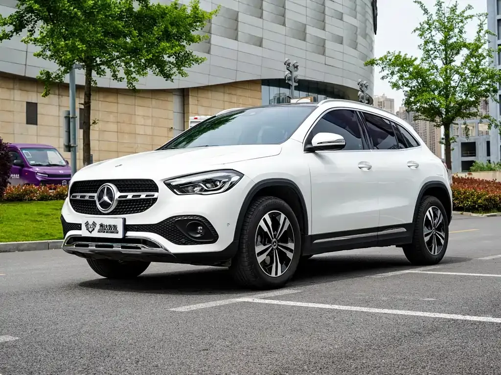 Mercedes-Benz GLA — фото 1