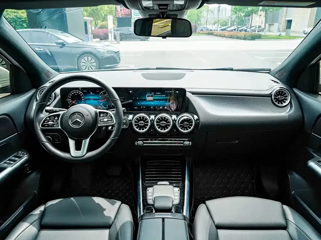 Mercedes-Benz GLA — фото 6
