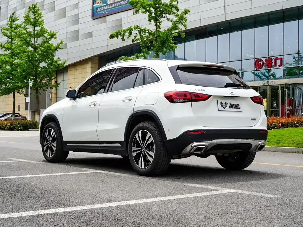 Mercedes-Benz GLA — фото 8