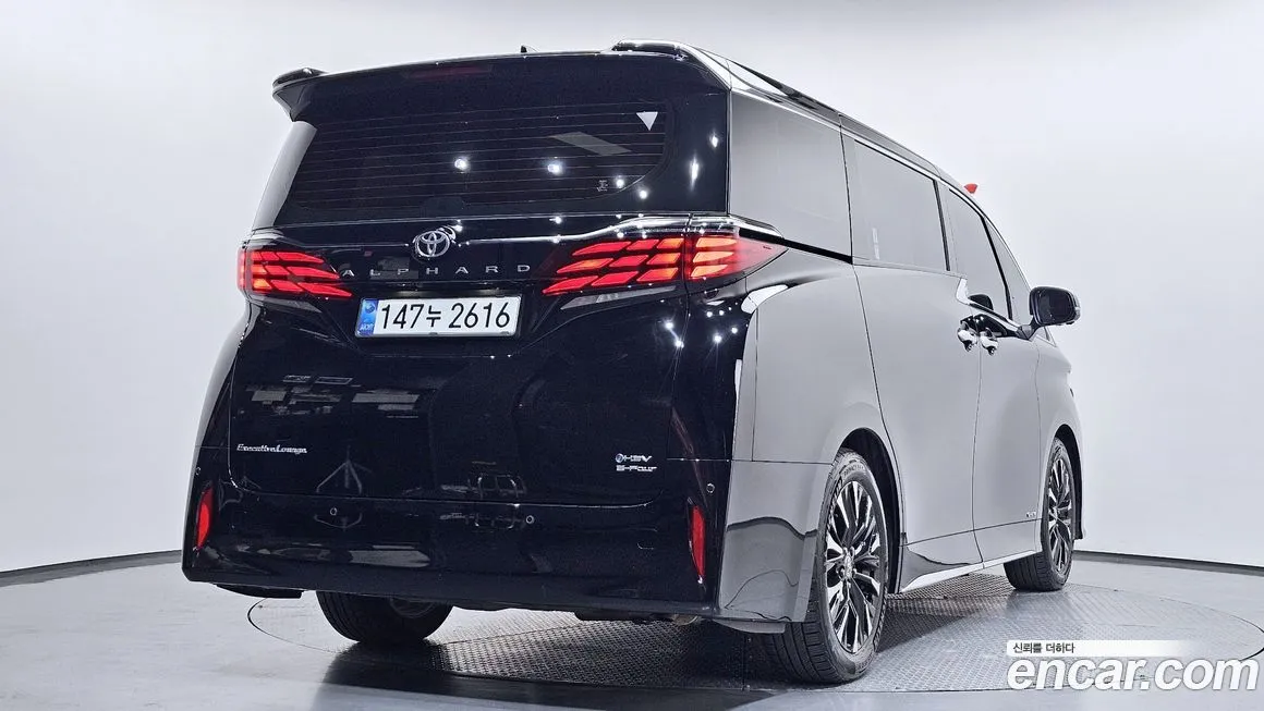 Toyota Alphard — фото 8