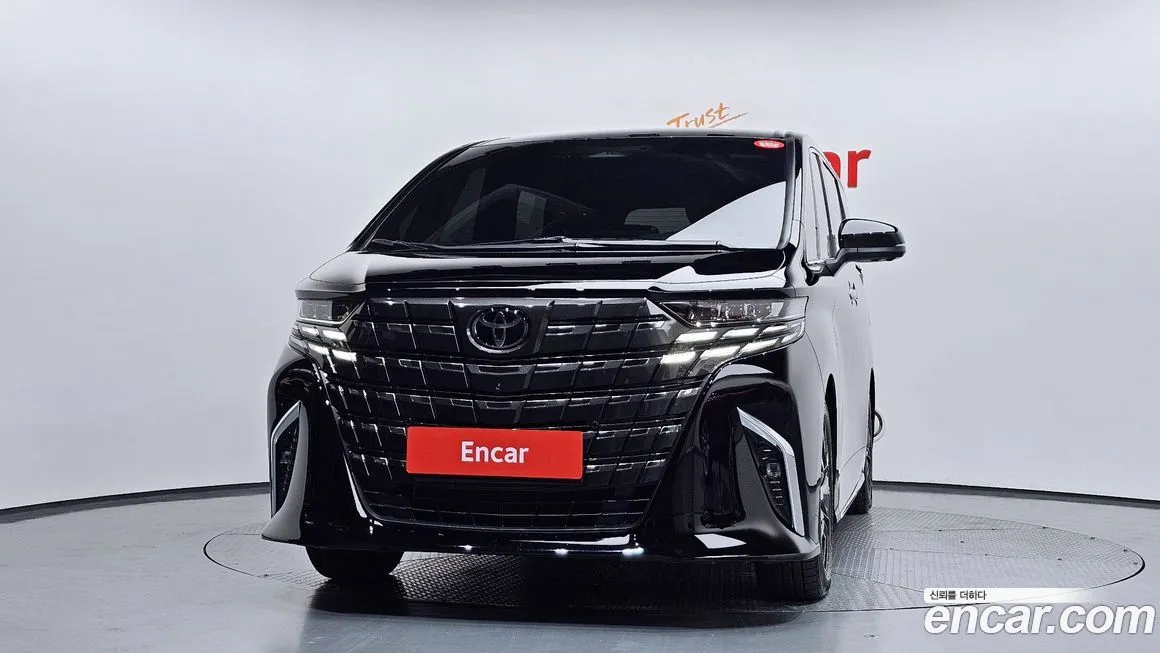 Toyota Alphard — фото 7