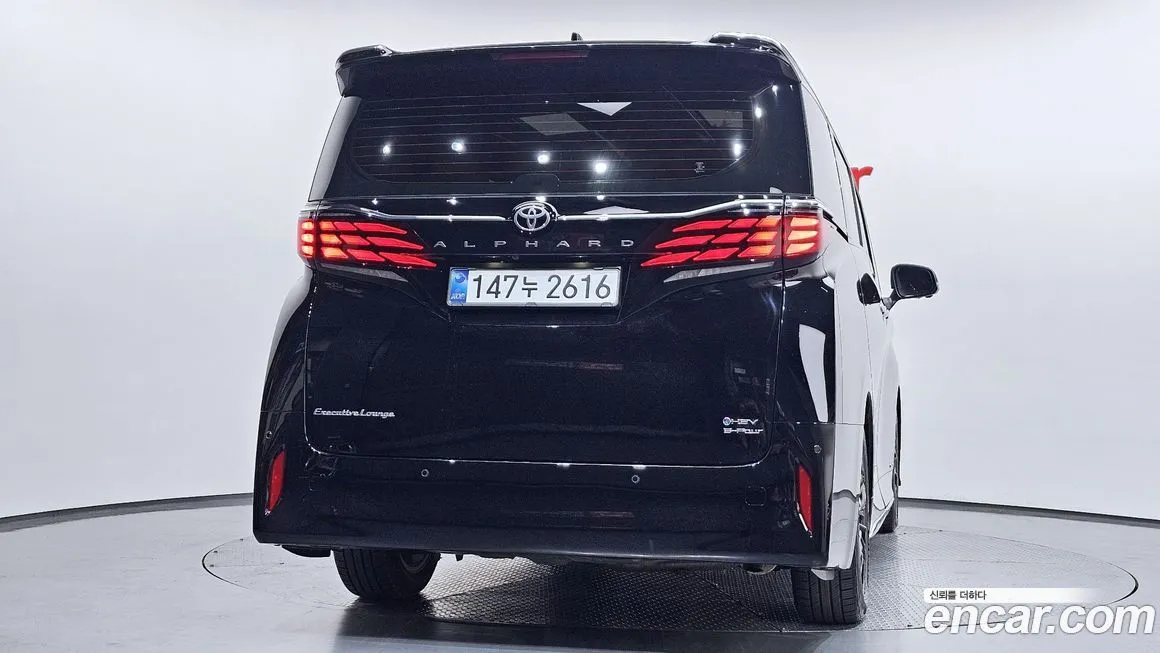 Toyota Alphard — фото 6
