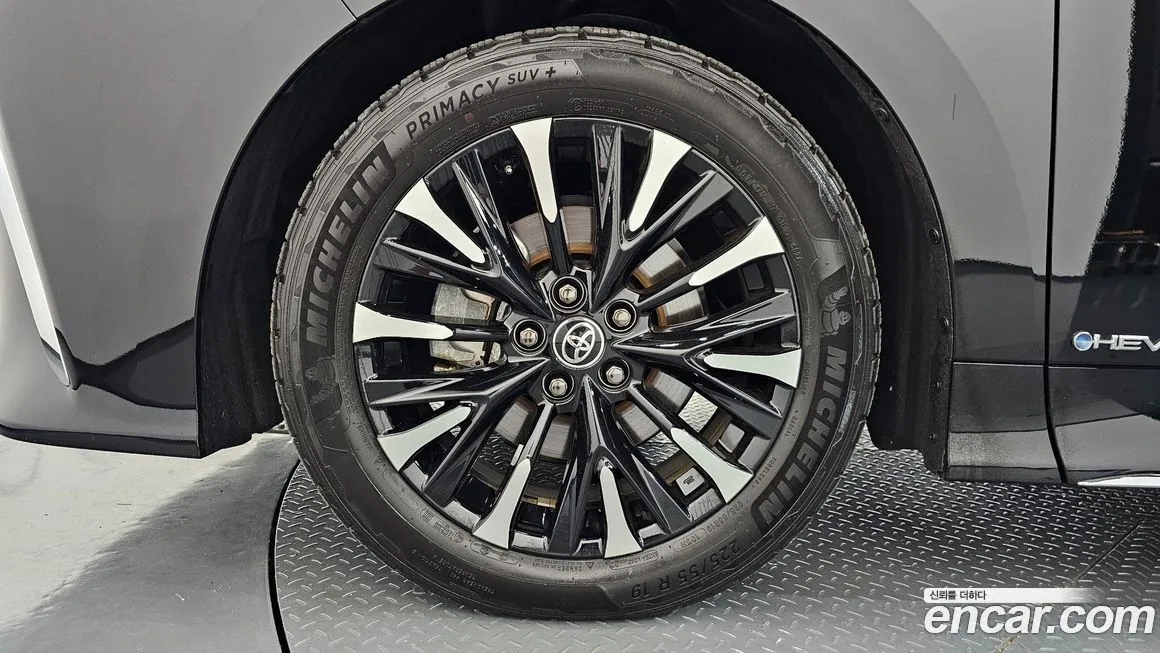 Toyota Alphard — фото 10