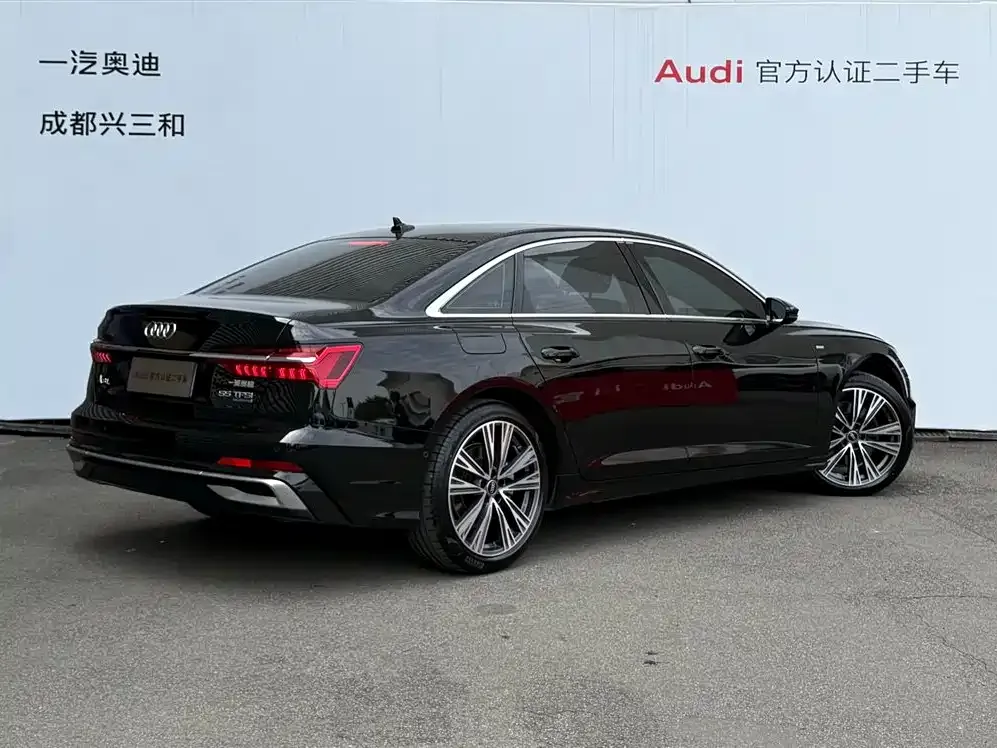 Audi A6L — фото 9