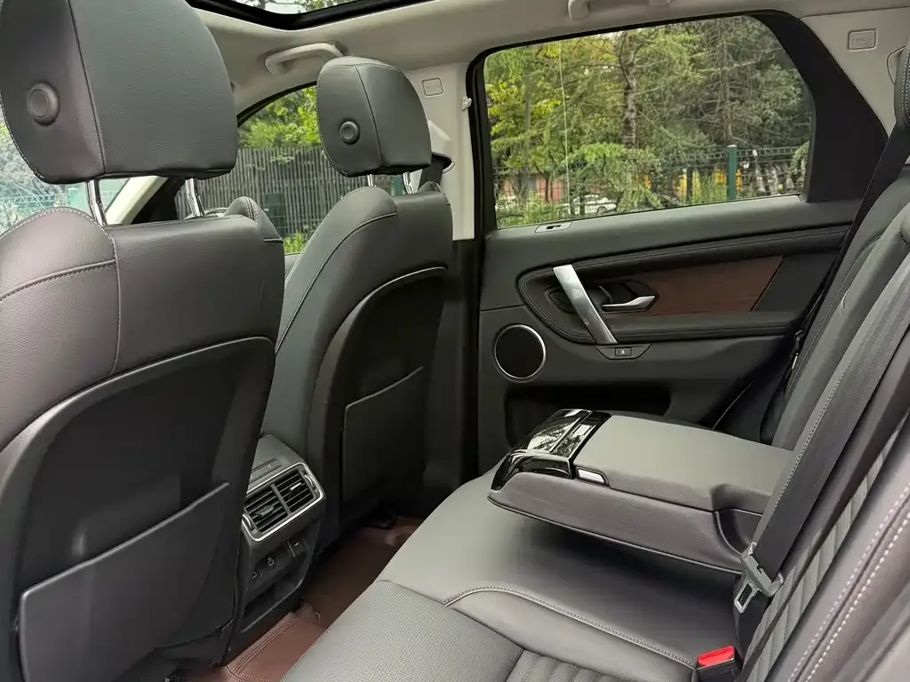 Land Rover Discovery Sport — фото 10