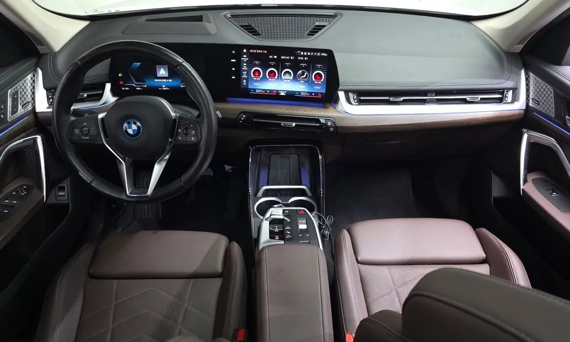 BMW iX1 2024 из KR, фото 3