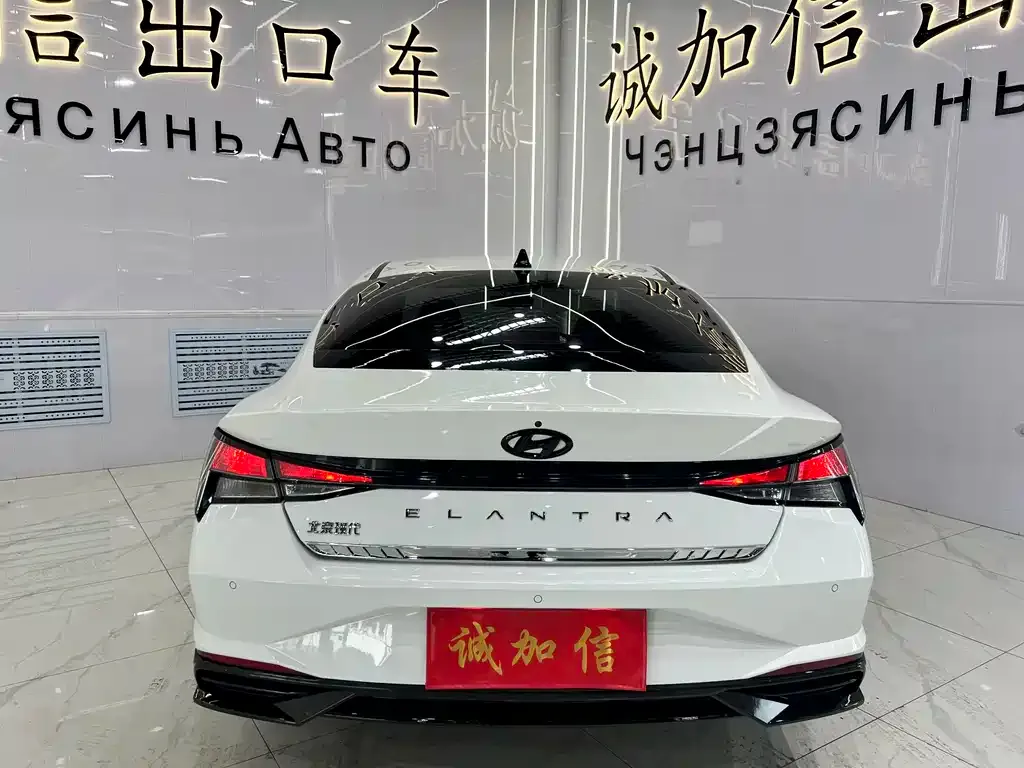 Hyundai Elantra — фото 4