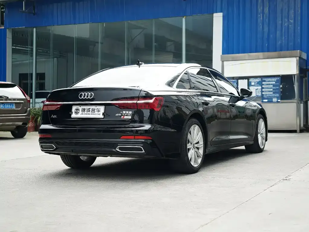 Audi A6L — фото 7