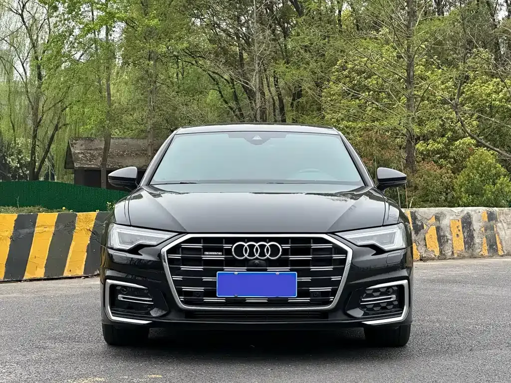 Audi A6L 2023 из CN, фото 10