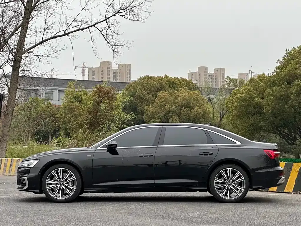 Audi A6L 2023 из CN, фото 6