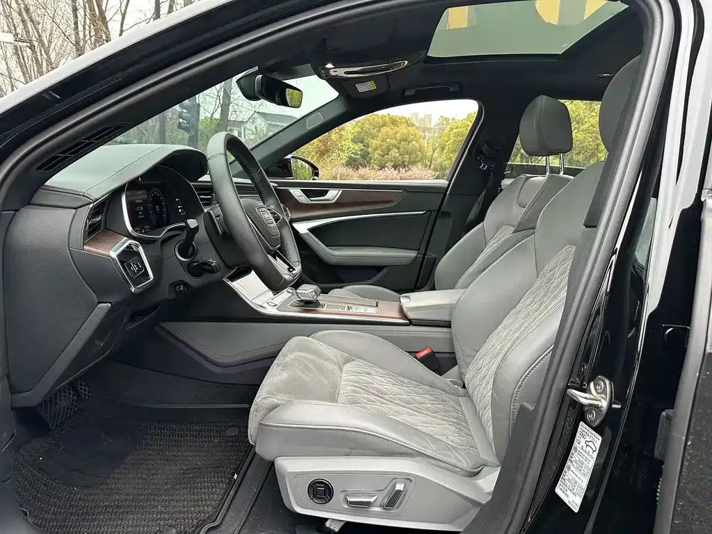 Audi A6L 2023 из CN, фото 4