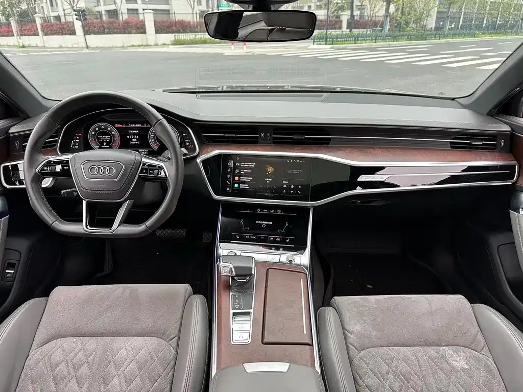 Audi A6L 2023 из CN, фото 3