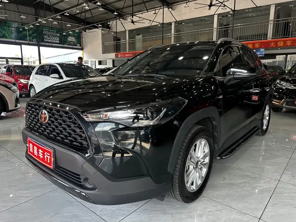 Toyota Corolla Cross — фото 1