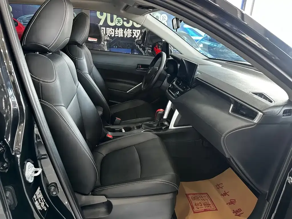 Toyota Corolla Cross — фото 9
