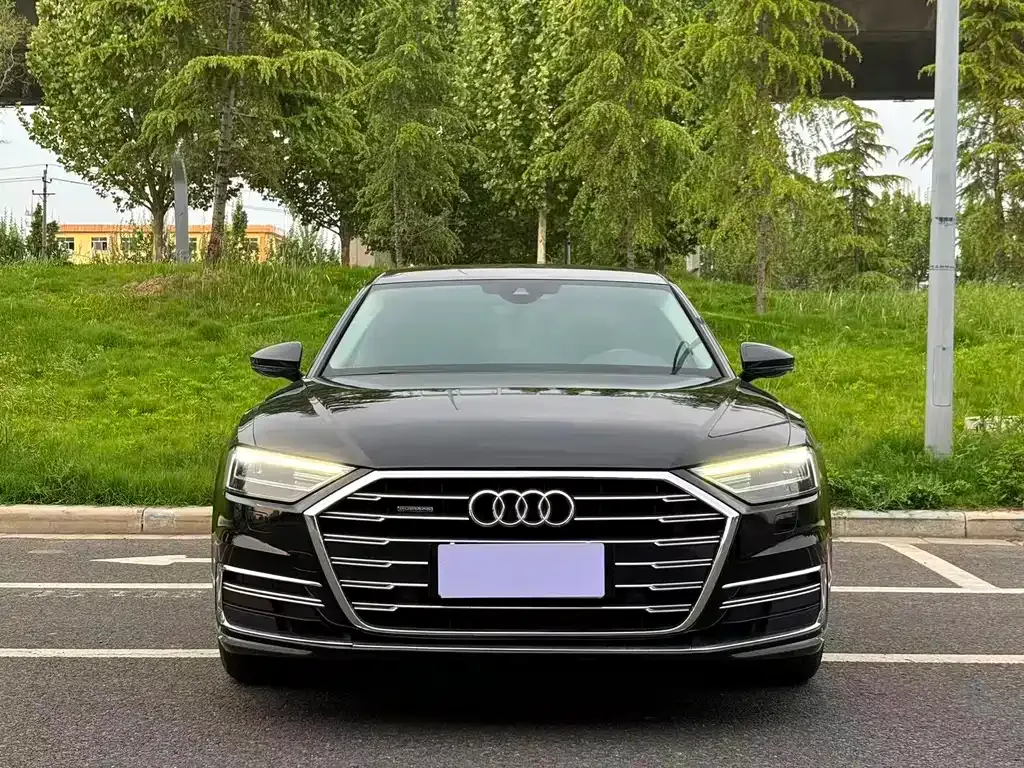 Audi A8 — фото 8