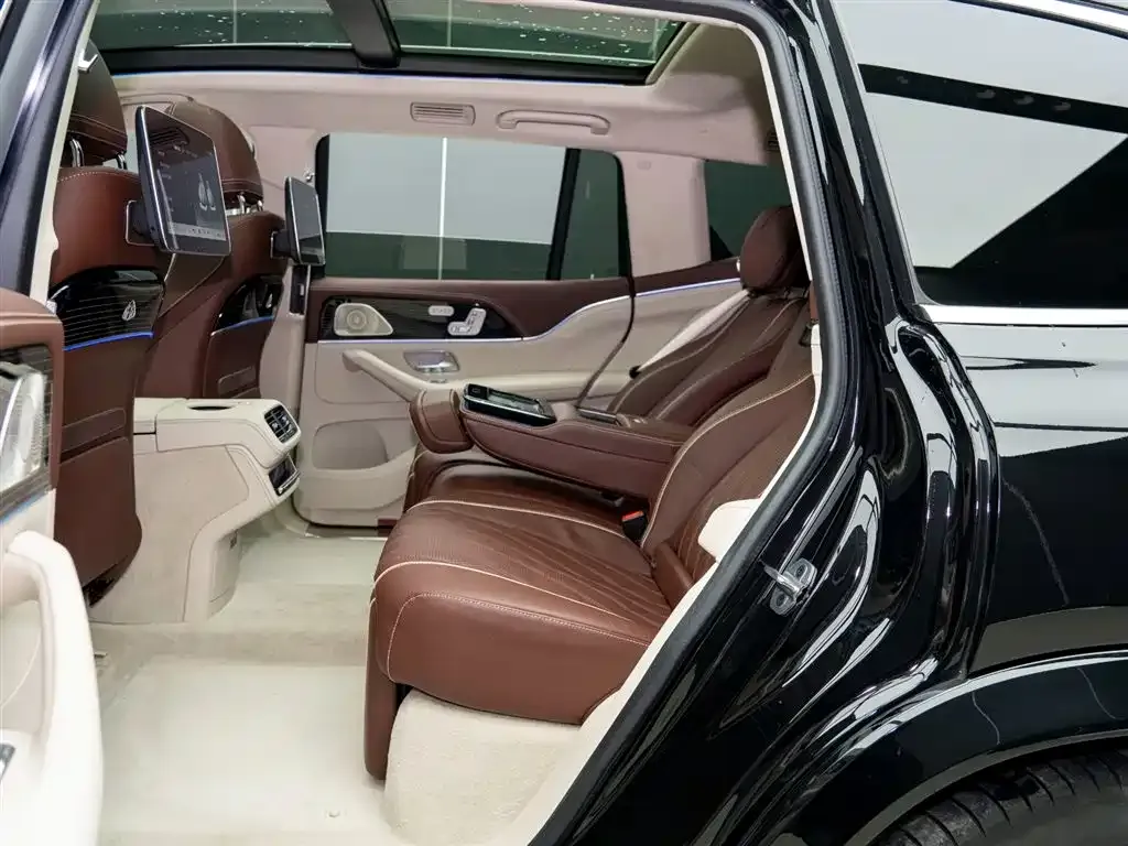 Mercedes-Benz GLS — фото 6